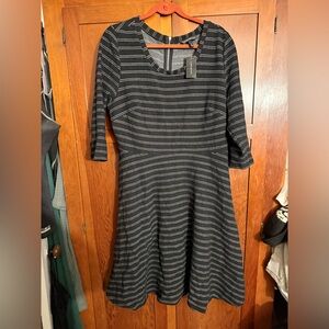 LANE BRYANT DRESS BLACK WHITE STRIPED 3/4 SLEEVE FIT & FLARE SCOOP NECK 14/16